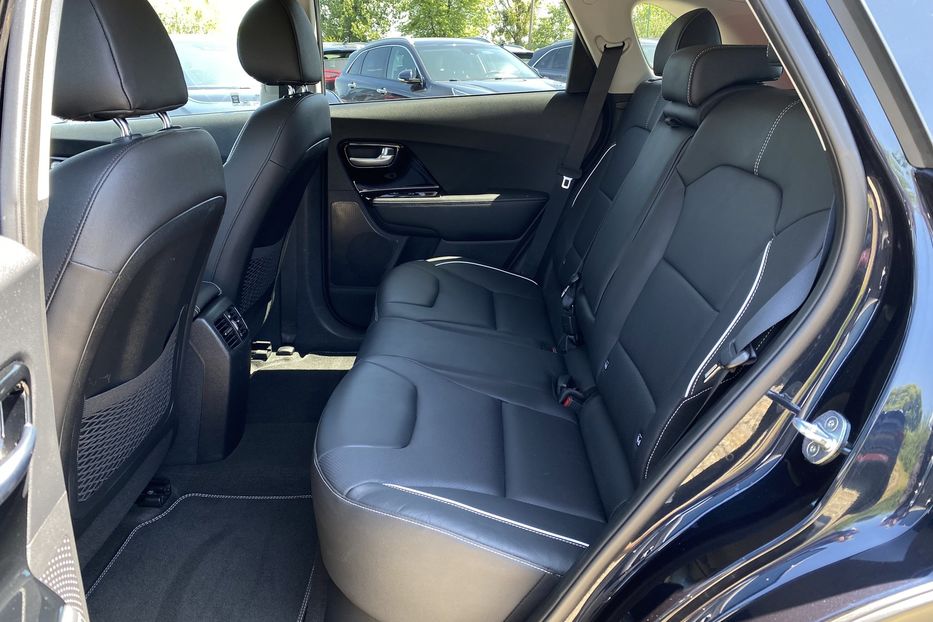 Продам Kia Niro 64 kWh Макс. комплектація 2020 года в Львове