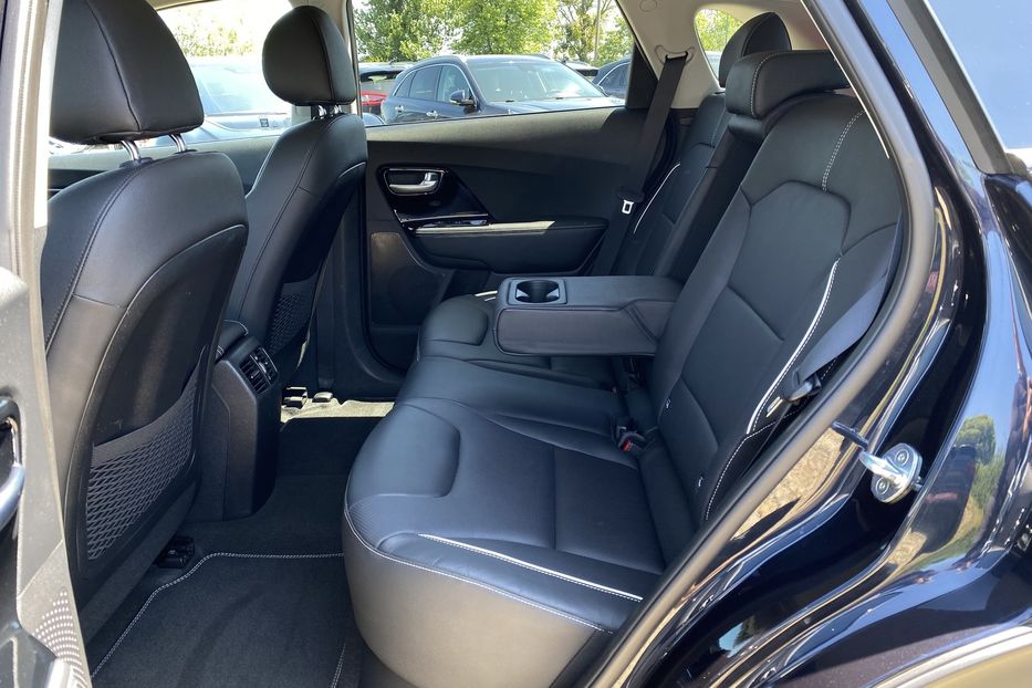 Продам Kia Niro 64 kWh Макс. комплектація 2020 года в Львове