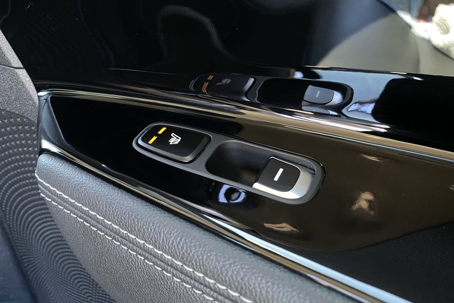 Продам Kia Niro 64 kWh Макс. комплектація 2020 года в Львове