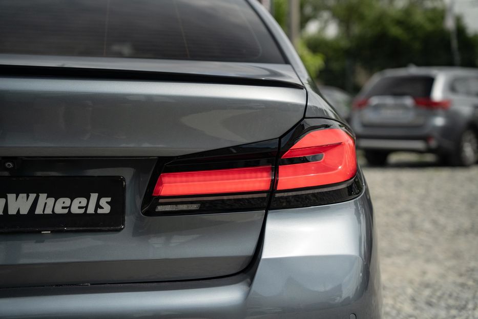 Продам BMW 530 E Xdrive 2018 года в Черновцах