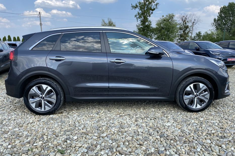 Продам Kia Niro 64кВт Макс.компл.Prestige 2020 года в Львове