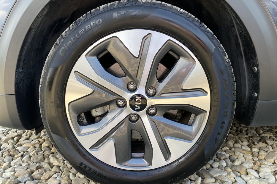Продам Kia Niro 64кВт Макс.компл.Prestige 2020 года в Львове