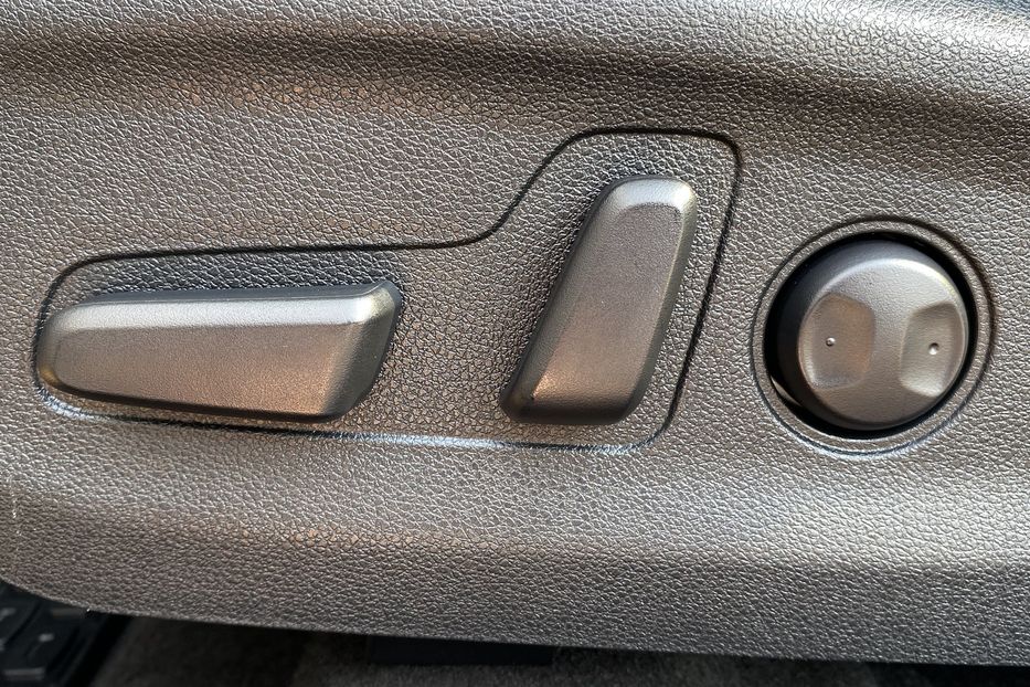 Продам Kia Niro 64кВт Макс.компл.Prestige 2020 года в Львове
