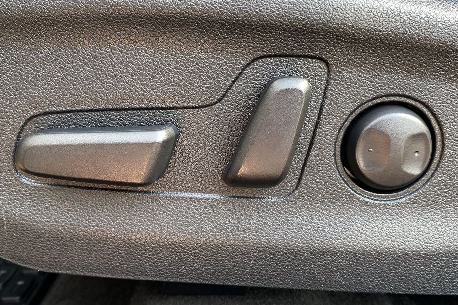 Продам Kia Niro 64кВт Макс.компл.Prestige 2020 года в Львове