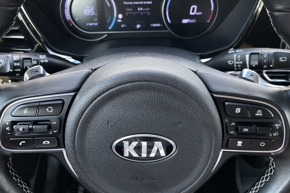 Продам Kia Niro 64кВт Макс.компл.Prestige 2020 года в Львове