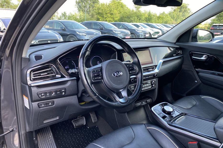 Продам Kia Niro 64кВт Макс.компл.Prestige 2020 года в Львове
