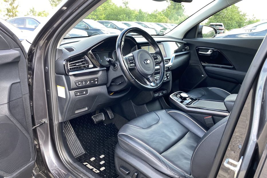 Продам Kia Niro 64кВт Макс.компл.Prestige 2020 года в Львове