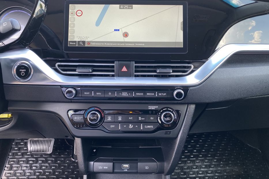 Продам Kia Niro 64кВт Макс.компл.Prestige 2020 года в Львове