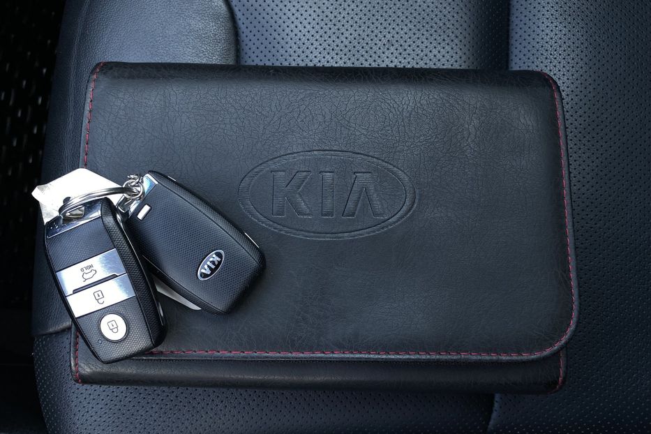 Продам Kia Niro 64кВт Макс.компл.Prestige 2020 года в Львове