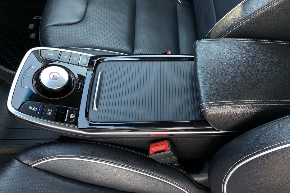 Продам Kia Niro 64кВт Макс.компл.Prestige 2020 года в Львове