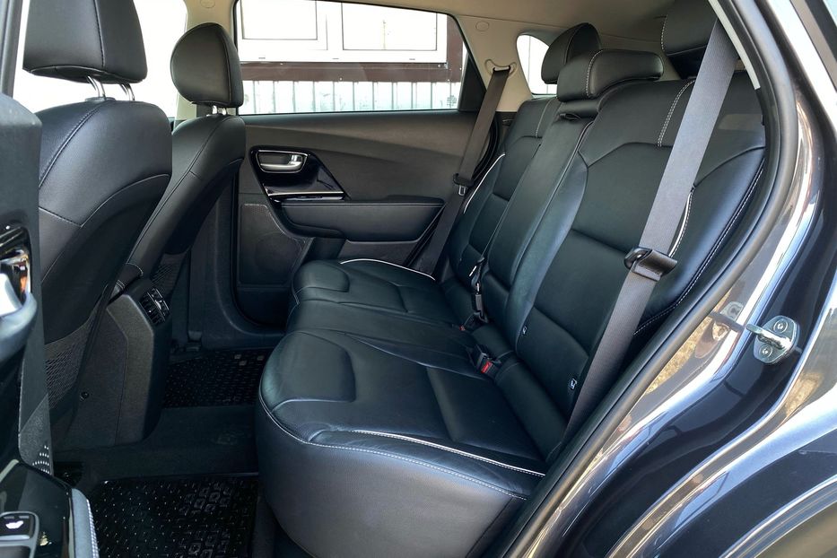 Продам Kia Niro 64кВт Макс.компл.Prestige 2020 года в Львове