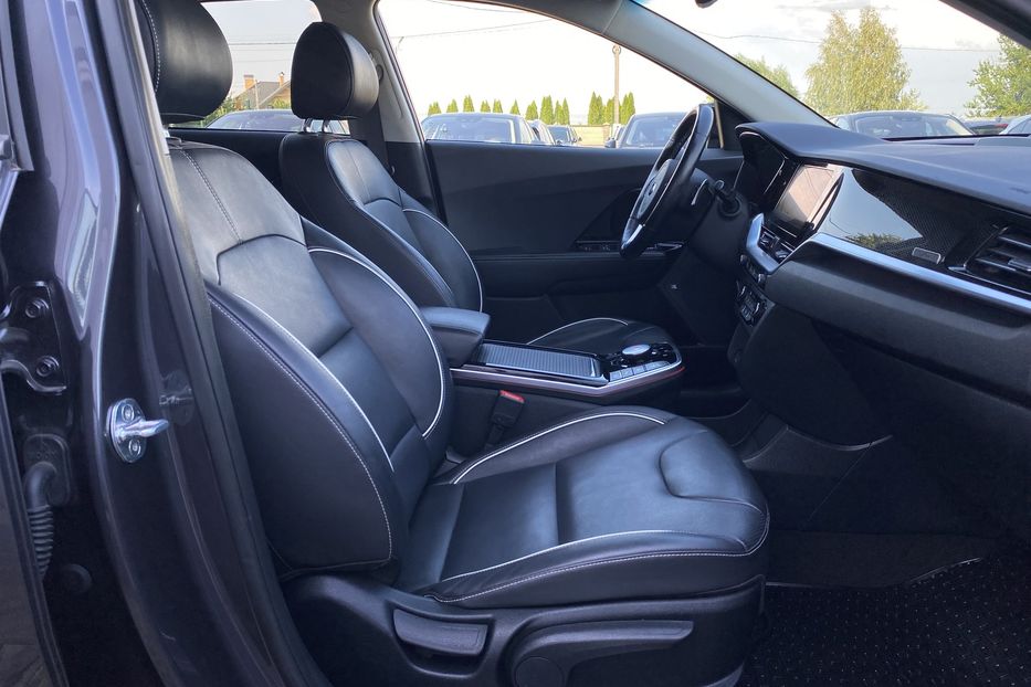 Продам Kia Niro 64кВт Макс.компл.Prestige 2020 года в Львове
