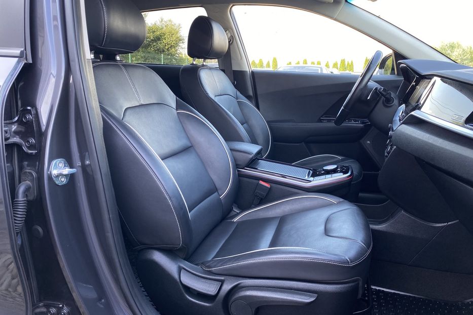 Продам Kia Niro 64кВт Макс.компл.Prestige 2020 года в Львове