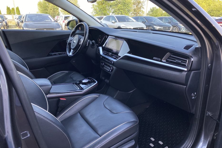 Продам Kia Niro 64кВт Макс.компл.Prestige 2020 года в Львове
