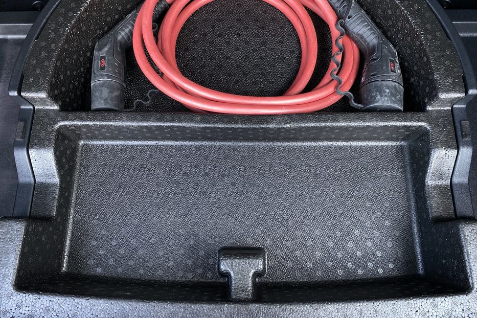 Продам Kia Niro 64кВт Макс.компл.Prestige 2020 года в Львове
