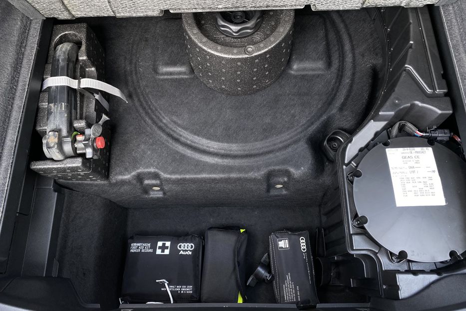 Продам Audi E-Tron S Sportback 2xSLineBlackEditio 2022 года в Львове