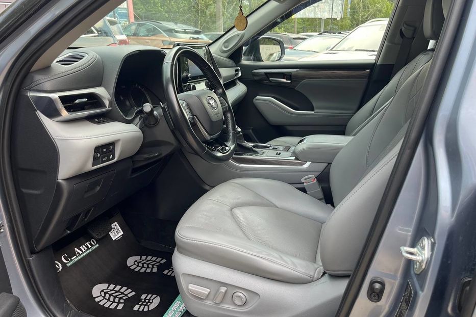 Продам Toyota Highlander 2021 года в Черновцах