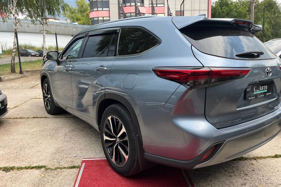 Продам Toyota Highlander 2021 года в Черновцах