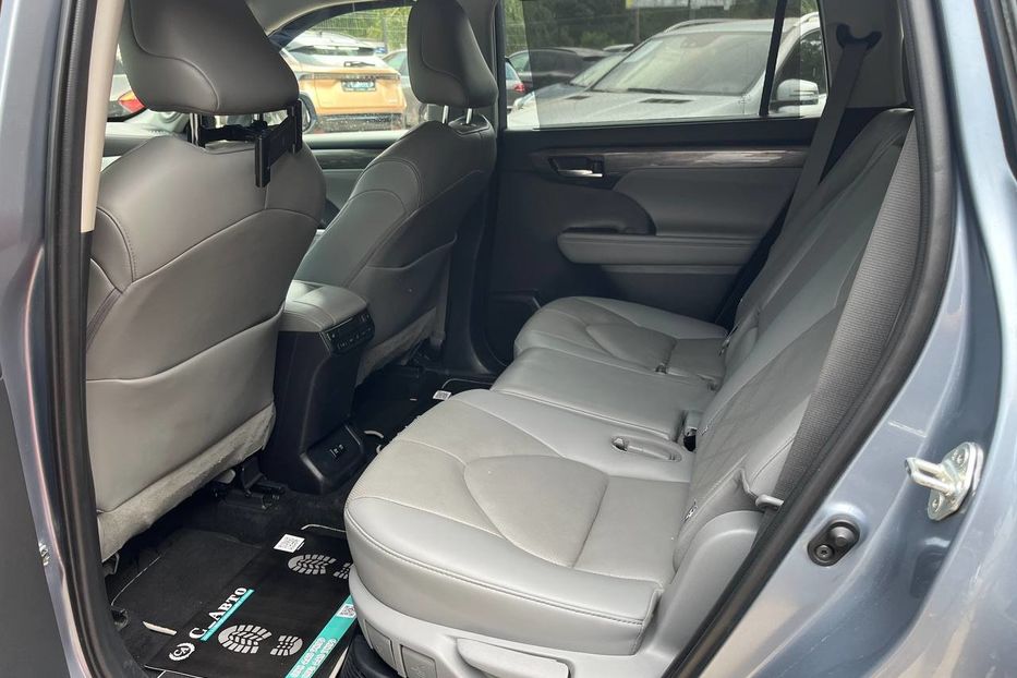 Продам Toyota Highlander 2021 года в Черновцах