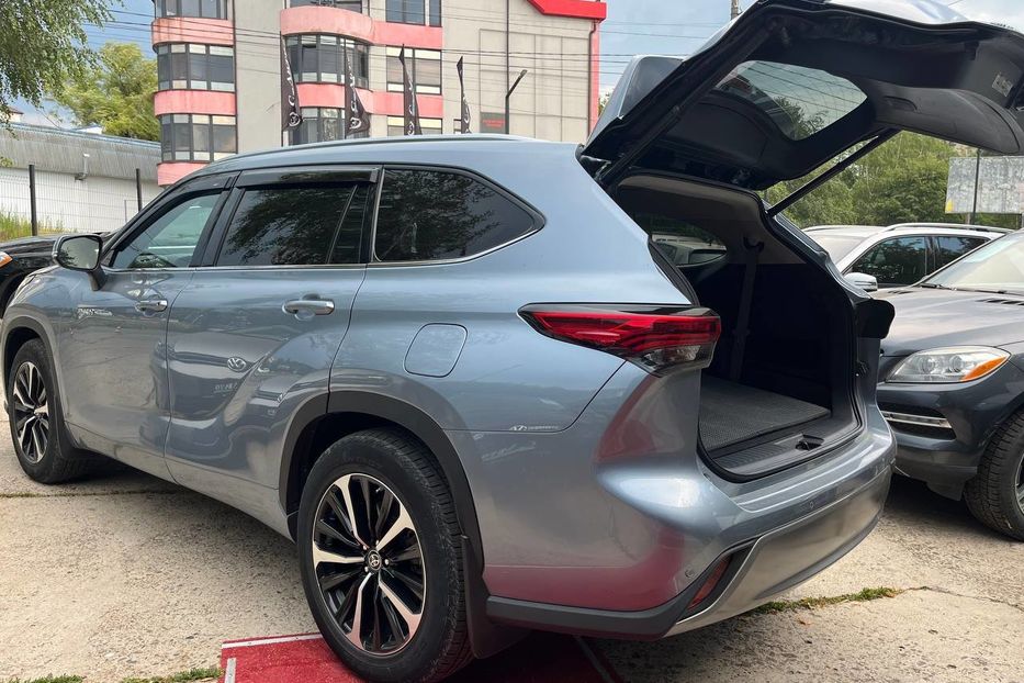 Продам Toyota Highlander 2021 года в Черновцах