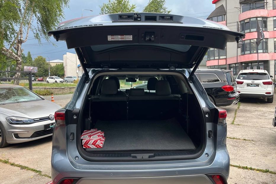 Продам Toyota Highlander 2021 года в Черновцах