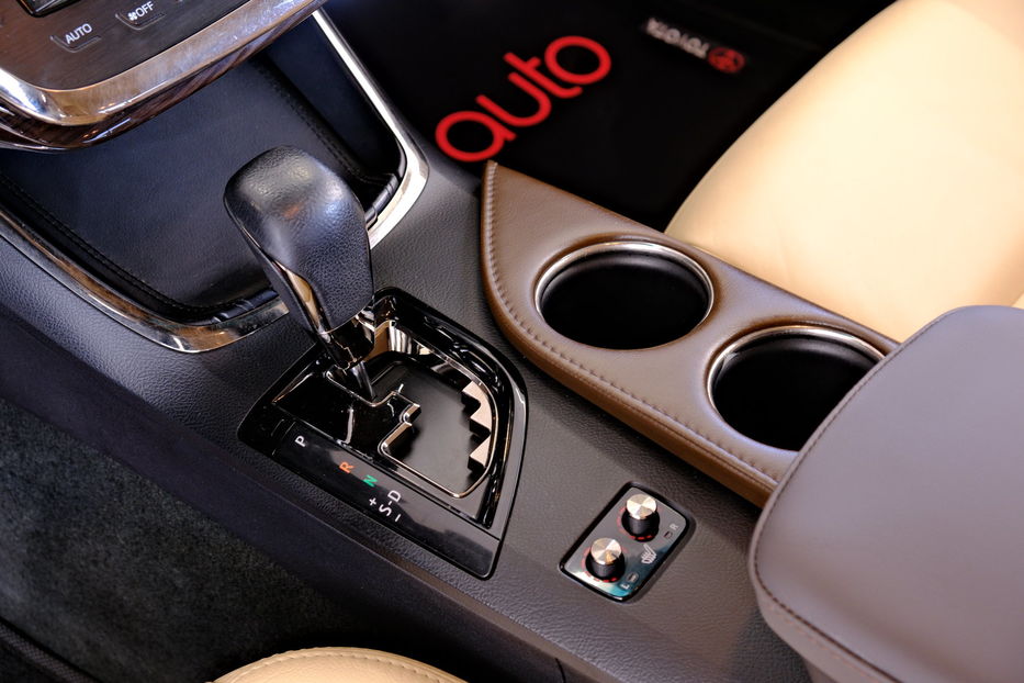 Продам Toyota Avalon 2014 года в Одессе