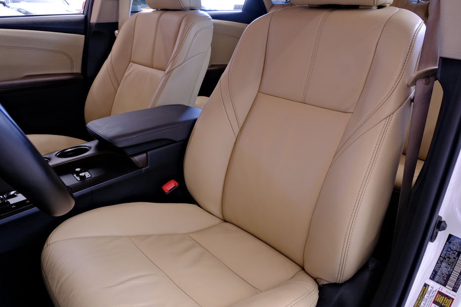 Продам Toyota Avalon 2014 года в Одессе