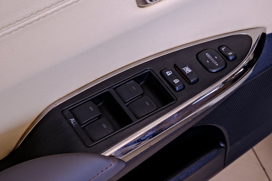 Продам Toyota Avalon 2014 года в Одессе