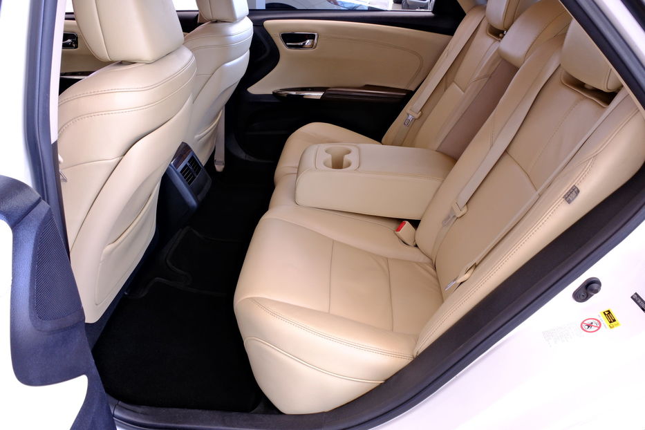 Продам Toyota Avalon 2014 года в Одессе