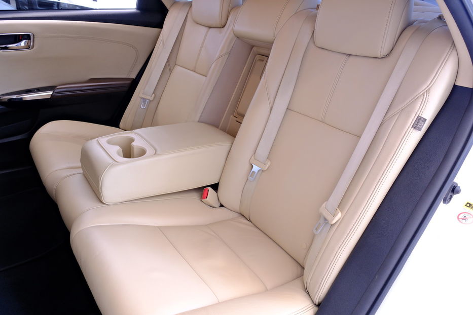 Продам Toyota Avalon 2014 года в Одессе