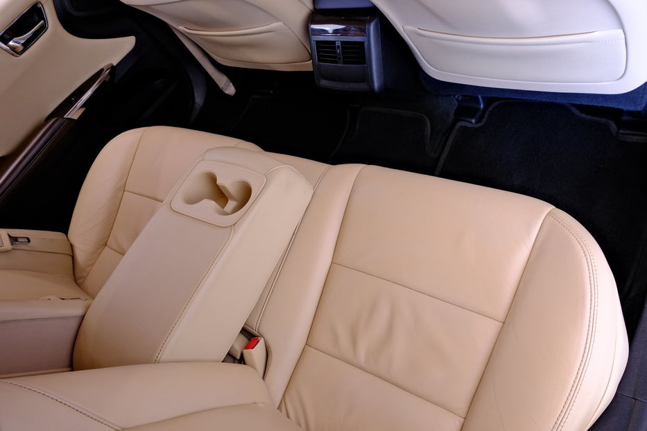 Продам Toyota Avalon 2014 года в Одессе