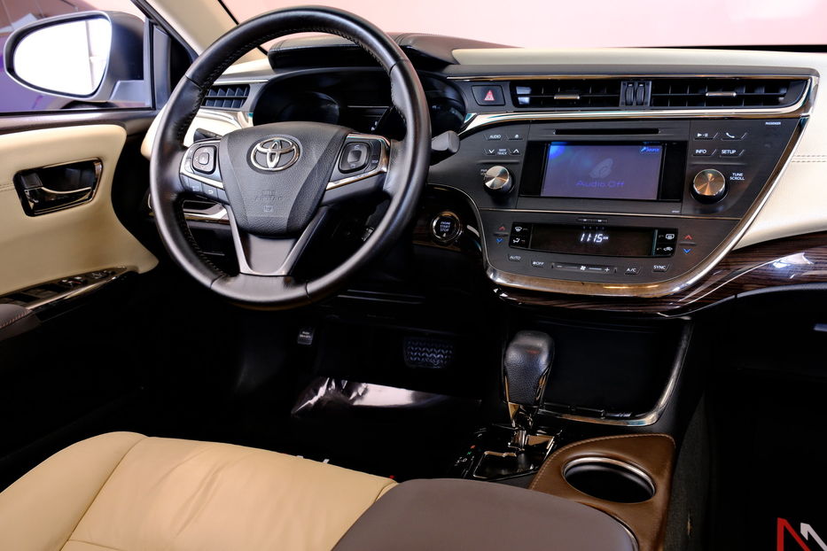 Продам Toyota Avalon 2014 года в Одессе