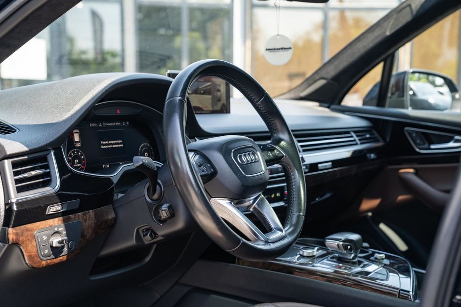 Продам Audi Q7 Premium Plus 2017 года в Черновцах