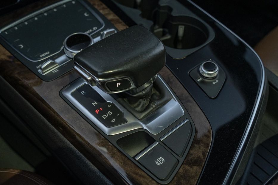 Продам Audi Q7 Premium Plus 2017 года в Черновцах