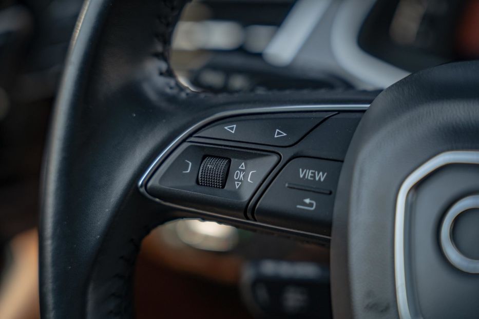 Продам Audi Q7 Premium Plus 2017 года в Черновцах