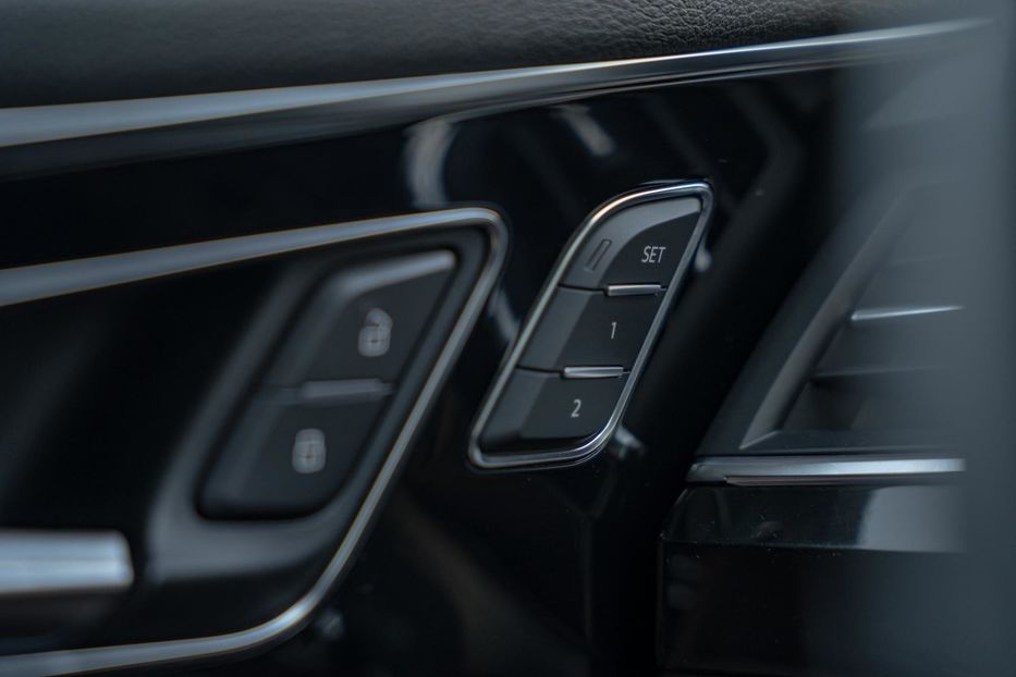 Продам Audi Q7 Premium Plus 2017 года в Черновцах