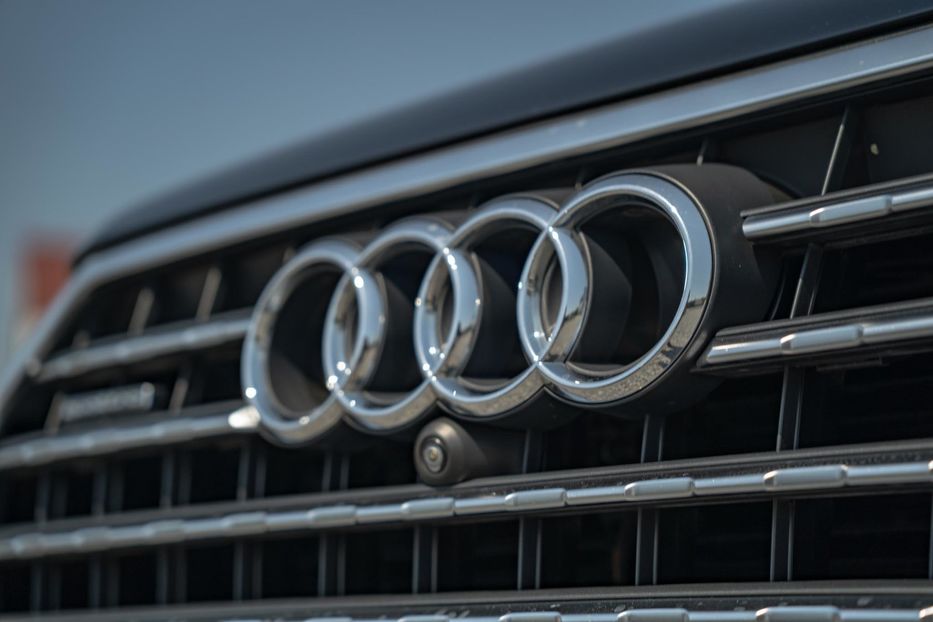 Продам Audi Q7 Premium Plus 2017 года в Черновцах