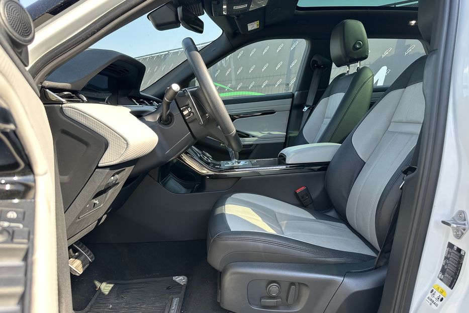 Продам Land Rover Range Rover Evoque R-Dynamic 2023 года в Киеве
