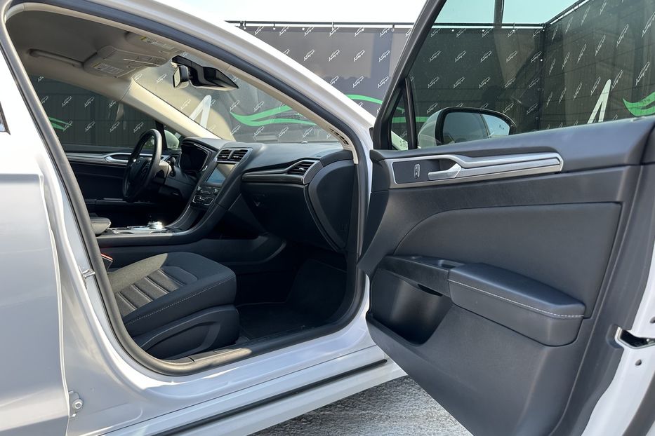 Продам Ford Fusion SE Hybrid 2019 года в Киеве