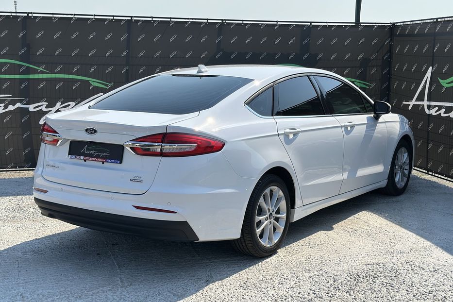 Продам Ford Fusion SE Hybrid 2019 года в Киеве