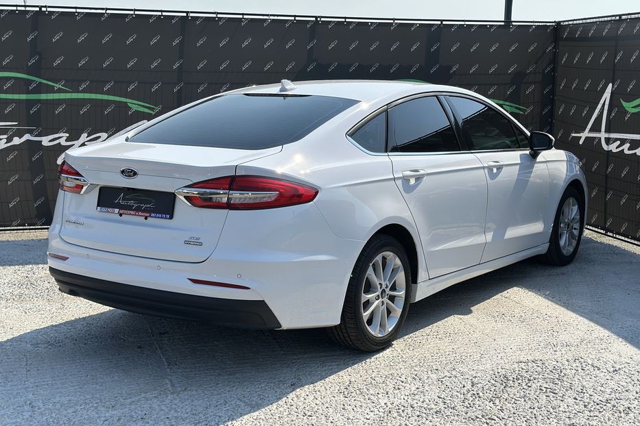 Продам Ford Fusion SE Hybrid 2019 года в Киеве