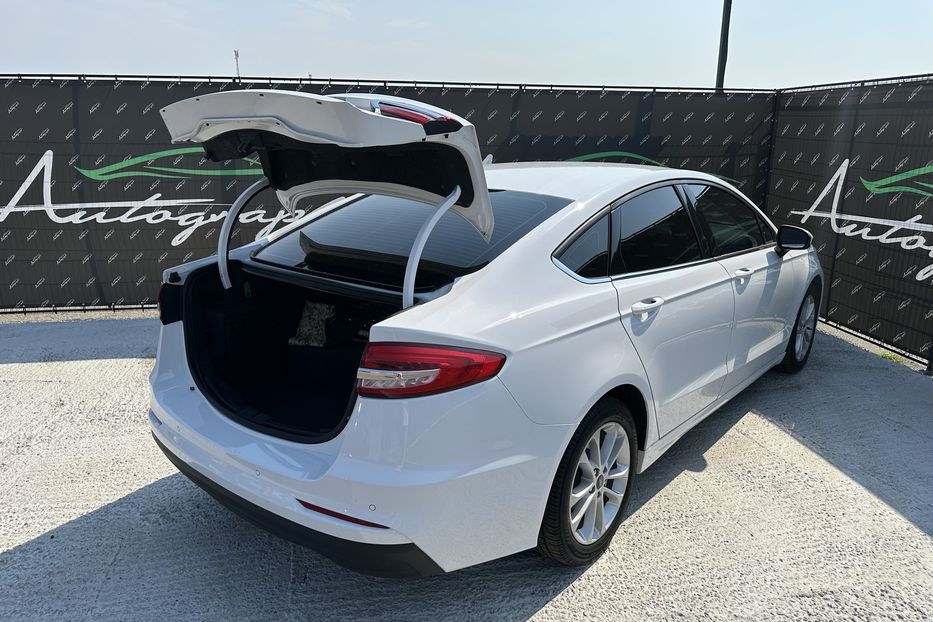 Продам Ford Fusion SE Hybrid 2019 года в Киеве