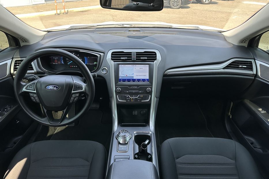 Продам Ford Fusion SE Hybrid 2019 года в Киеве