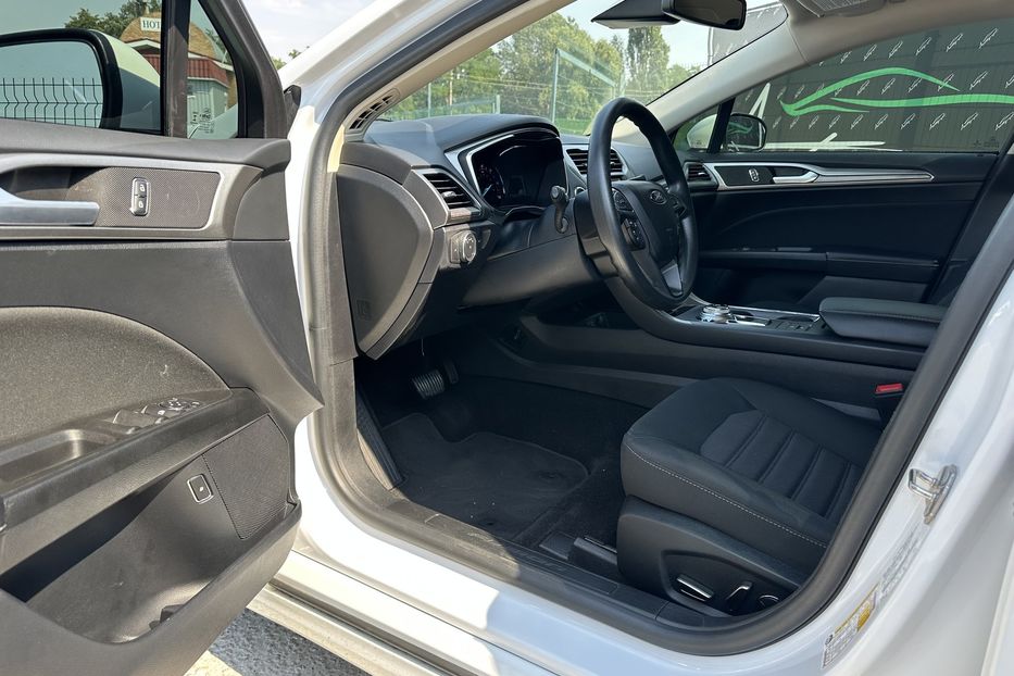 Продам Ford Fusion SE Hybrid 2019 года в Киеве
