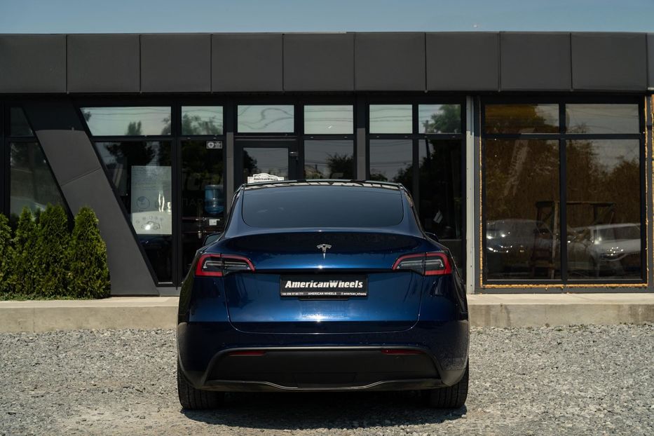 Продам Tesla Model Y Standard Range 2021 года в Черновцах