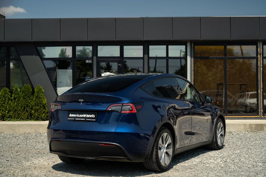 Продам Tesla Model Y Standard Range 2021 года в Черновцах