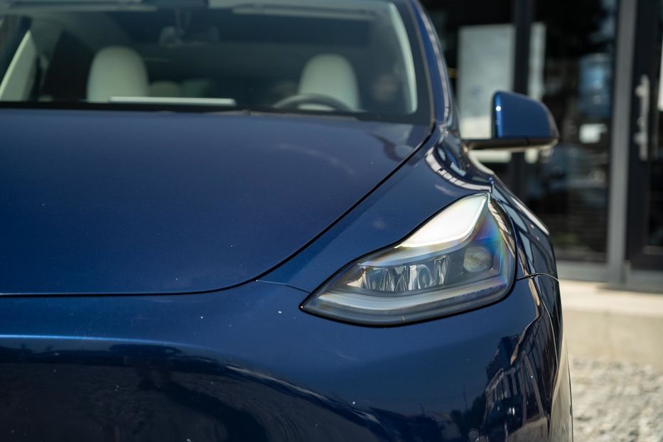 Продам Tesla Model Y Standard Range 2021 года в Черновцах