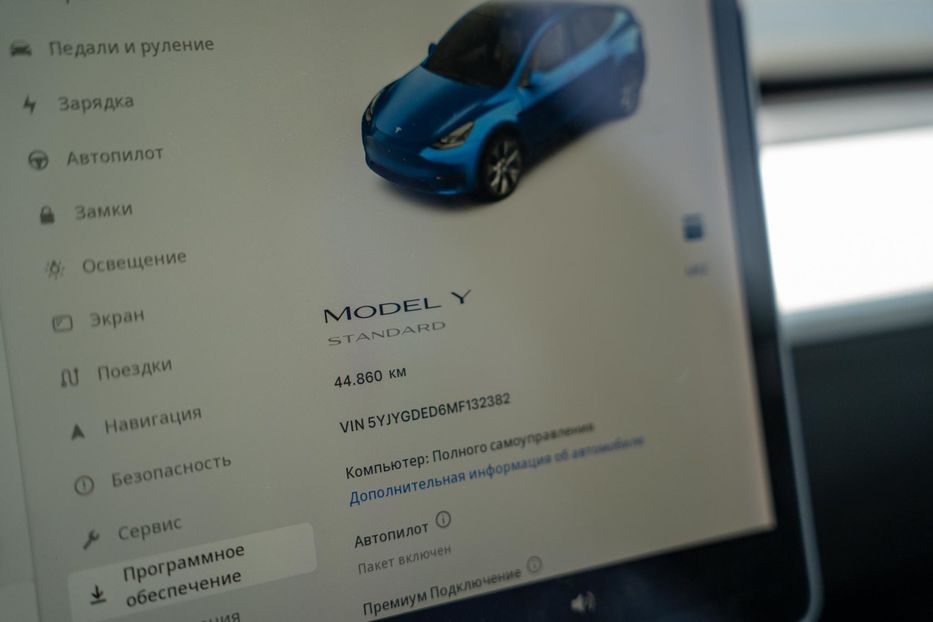 Продам Tesla Model Y Standard Range 2021 года в Черновцах