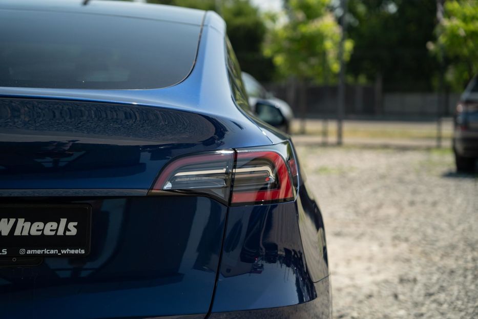 Продам Tesla Model Y Standard Range 2021 года в Черновцах