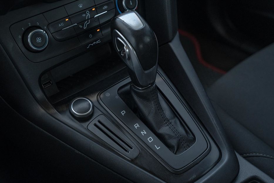 Продам Ford Focus SE 2015 года в Черновцах